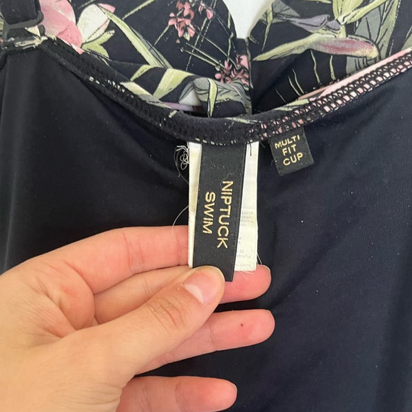 Nip tuck Women's Floral Black Ruched Bodice One Piece Swim Bathing Suit - US 8 - Picture 5 of 6